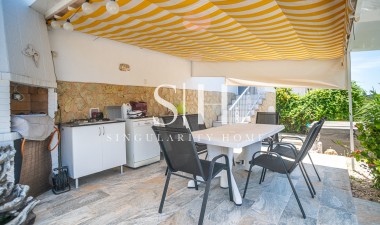 Odsprzedaż - Villa - La marina - Costa Blanca