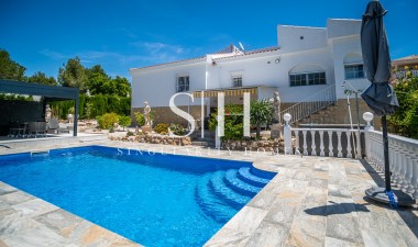 Odsprzedaż - Villa - La marina - Costa Blanca