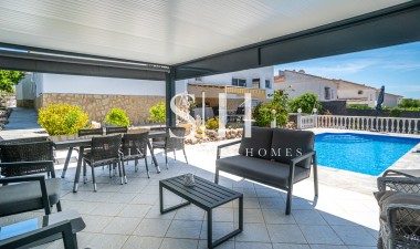 Odsprzedaż - Villa - La marina - Costa Blanca