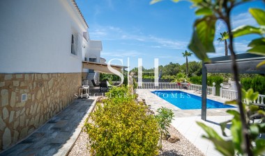 Odsprzedaż - Villa - La marina - Costa Blanca