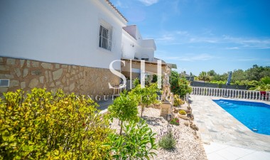 Odsprzedaż - Villa - La marina - Costa Blanca