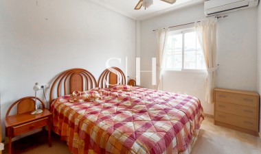 Odsprzedaż - Mieszkanie w bloku - Orihuela Costa - Villamartin