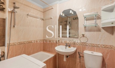Odsprzedaż - Mieszkanie w bloku - Orihuela Costa - Villamartin