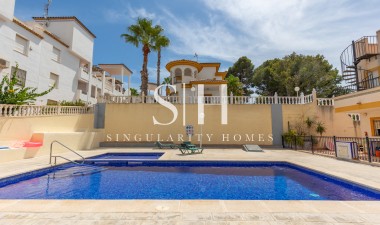 Odsprzedaż - Mieszkanie w bloku - Orihuela Costa - Villamartin