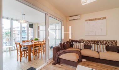 Odsprzedaż - Mieszkanie w bloku - Torrevieja - Playa de los Naufragos