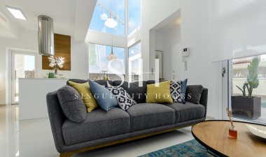 Nowy budynek - Villa - Los Montesinos - La Herrada