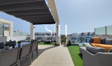 Resale - Apartment / flat - El Raso