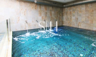 Resale - Apartment / flat - El Raso