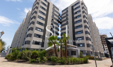 Odsprzedaż - Mieszkanie w bloku - Torrevieja - Punta prima