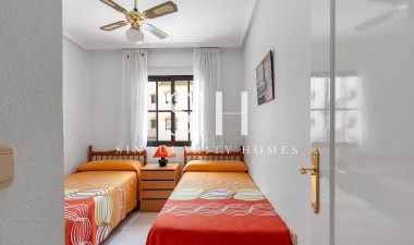 Återförsäljning - Lägenhet / lägenhet - Torrevieja - Rocio Del Mar