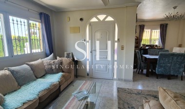 Resale - Villa - Orihuela Costa - Costa Blanca