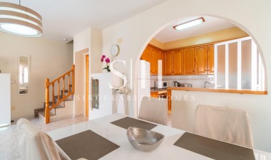 Resale - House - Orihuela Costa - La Zenia
