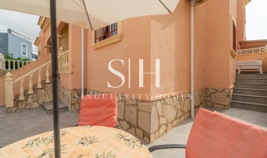 Resale - House - Orihuela Costa - La Zenia
