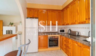 Resale - House - Orihuela Costa - La Zenia