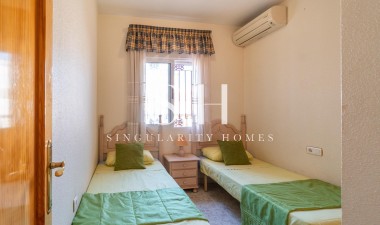 Resale - House - Orihuela Costa - La Zenia