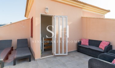 Resale - House - Orihuela Costa - La Zenia