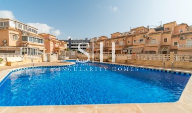 Resale - House - Orihuela Costa - La Zenia