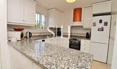 Resale - Apartament - Orihuela Costa - Villamartin