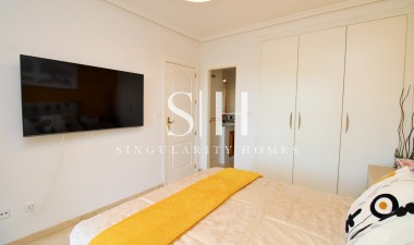 Resale - Apartament - Orihuela Costa - Villamartin