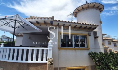 Resale - Villa - Orihuela Costa - Costa Blanca
