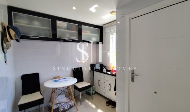 Återförsäljning - Corner townhouse - Torrevieja