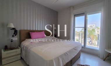 Återförsäljning - Corner townhouse - Torrevieja