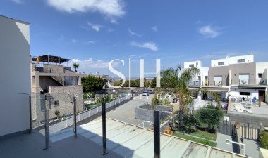 Återförsäljning - Corner townhouse - Torrevieja