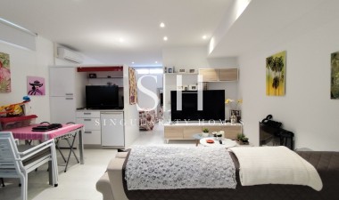 Återförsäljning - Corner townhouse - Torrevieja