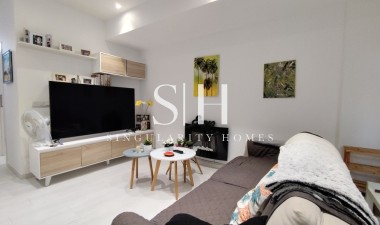 Återförsäljning - Corner townhouse - Torrevieja