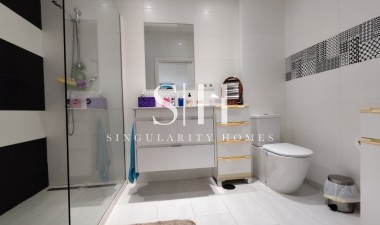 Återförsäljning - Corner townhouse - Torrevieja