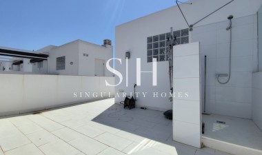 Återförsäljning - Corner townhouse - Torrevieja