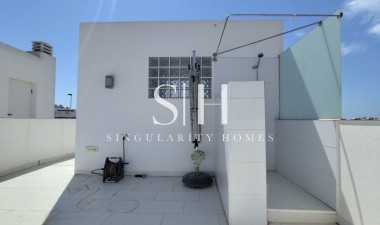 Återförsäljning - Corner townhouse - Torrevieja