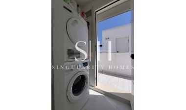 Återförsäljning - Corner townhouse - Torrevieja
