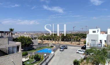 Återförsäljning - Corner townhouse - Torrevieja
