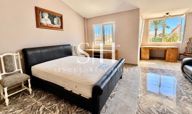 Odsprzedaż - Mieszkanie w bloku - Torrevieja - CORTES VALENCIANAS