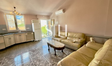 Odsprzedaż - Mieszkanie w bloku - Torrevieja - CORTES VALENCIANAS
