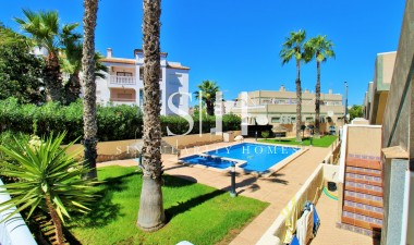 Wiederverkauf - Villa - Orihuela Costa - Las Violetas