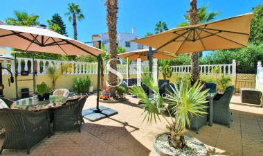 Wiederverkauf - Villa - Orihuela Costa - Las Violetas