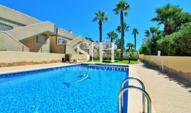 Wiederverkauf - Villa - Orihuela Costa - Las Violetas