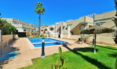 Wiederverkauf - Villa - Orihuela Costa - Las Violetas