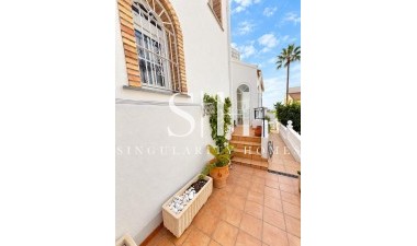Återförsäljning - Villa - Orihuela Costa - Costa Blanca