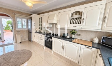 Återförsäljning - Villa - Orihuela Costa - Costa Blanca