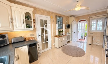 Återförsäljning - Villa - Orihuela Costa - Costa Blanca