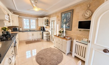 Återförsäljning - Villa - Orihuela Costa - Costa Blanca