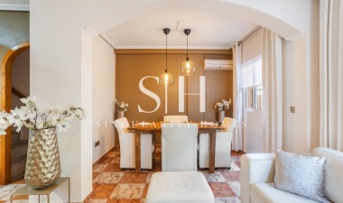 Odsprzedaż - Villa - Orihuela Costa - Lomas de Caboroig