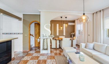 Odsprzedaż - Villa - Orihuela Costa - Lomas de Caboroig