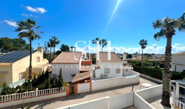 Återförsäljning - Villa - Orihuela Costa - Villamartín