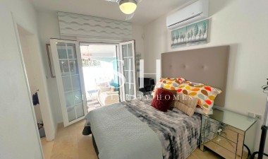 Återförsäljning - Villa - Orihuela Costa - Villamartín