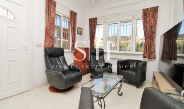 Resale - Villa - Orihuela Costa - Playa Flamenca
