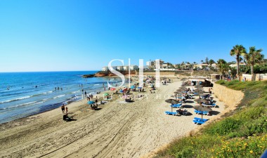 Resale - Villa - Orihuela Costa - Playa Flamenca